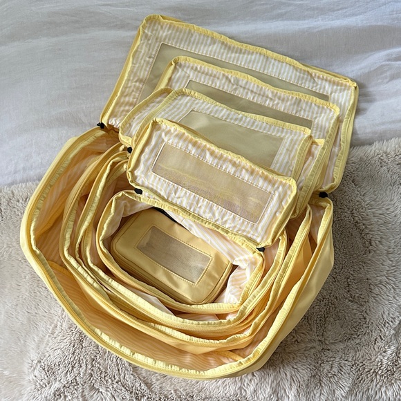 Monos Handbags - Monos Magnolia Bakery Banana Pudding Color
Compressible Packing Cubes